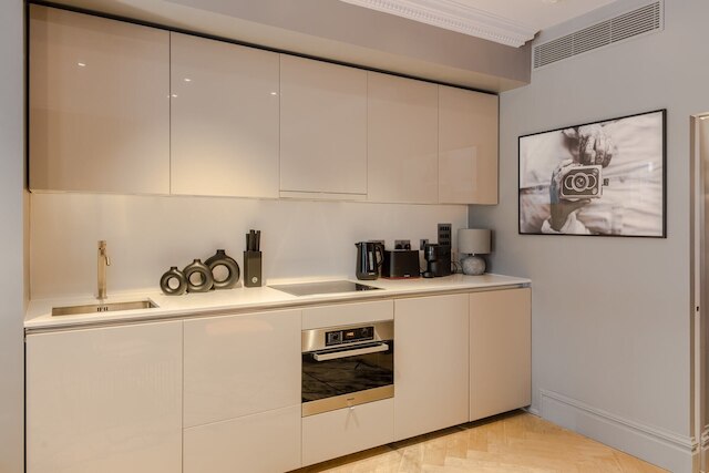 ザ シークレット チェンバー - コベント ガーデン by フランキー セイズ