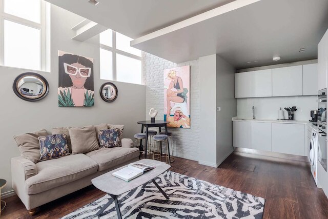 モダン タイムズ - コベント ガーデン by フランキー セイズ