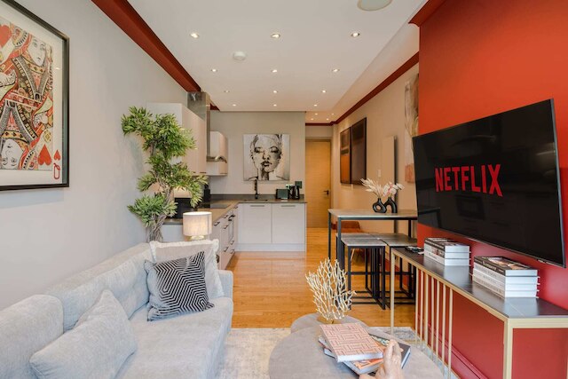 ザ オナラブル - ブルームズベリー スクエア バイ フランキー セイズ