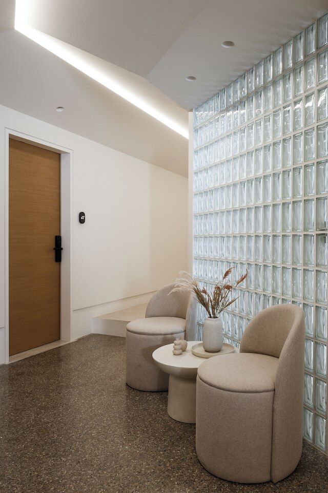 エレベート アテネ