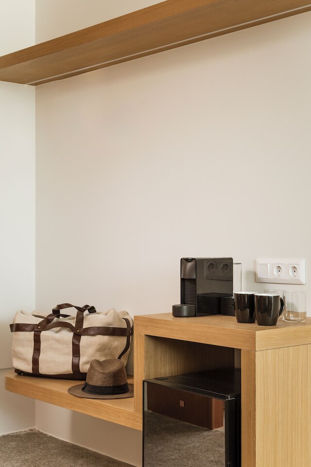 エレベート アテネ