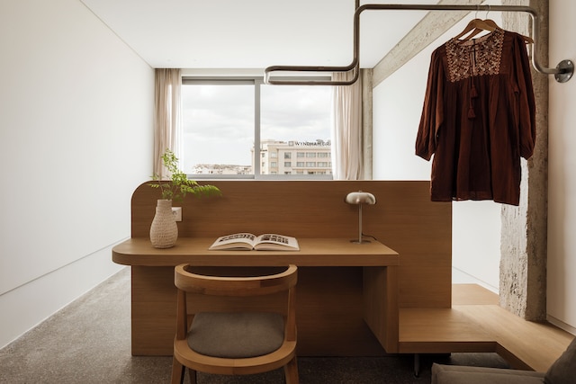 エレベート アテネ