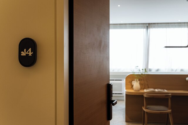 エレベート アテネ