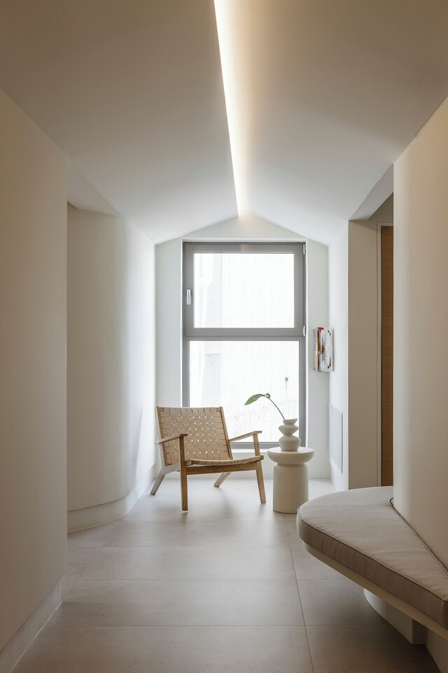 エレベート アテネ