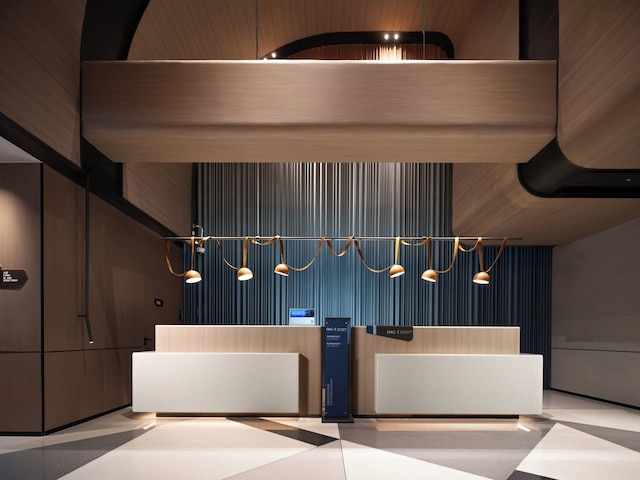 Holiday Inn Express Shanghai On The Bund by IHG