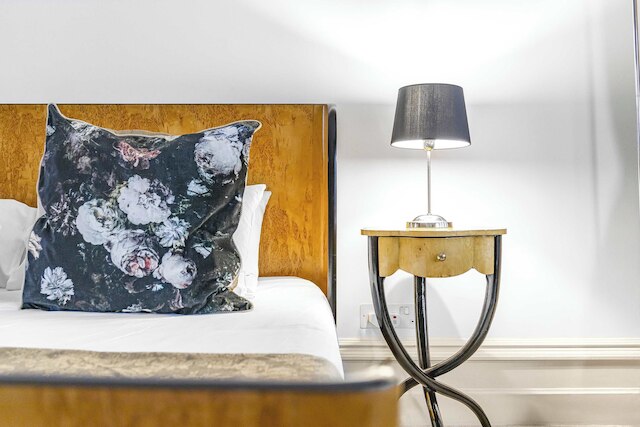 ザ ベッドフォード ベル ブルームズベリー バイ フランキー セイズ