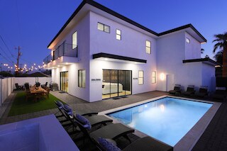 ラックス - ヌーヴォー - スパークリングプール - ウォーク トゥ オールドタウン