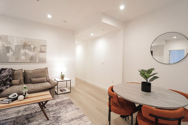 ユニット 3 ワン ベッドルーム ウィズ クイーン ソファ アンド ベッド