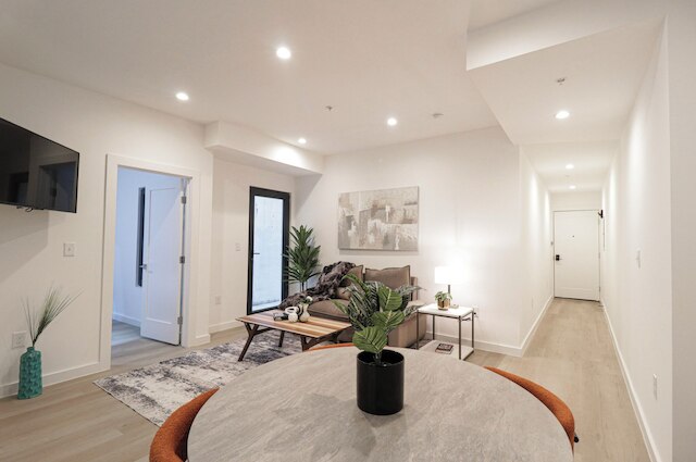 ユニット 3 ワン ベッドルーム ウィズ クイーン ソファ アンド ベッド