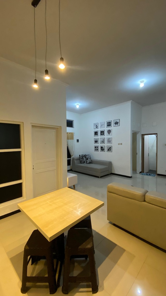 オマ クロン マリオボロ