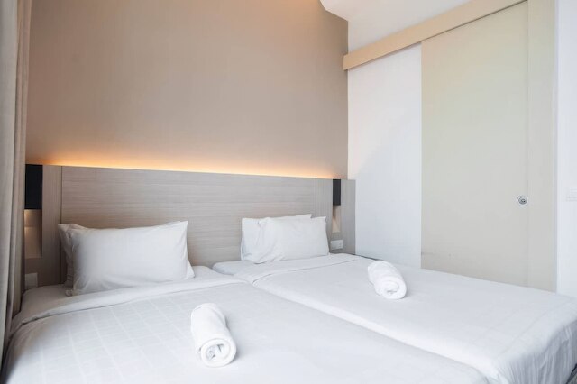 スイス ガーデン レジデンシズ by エミリー