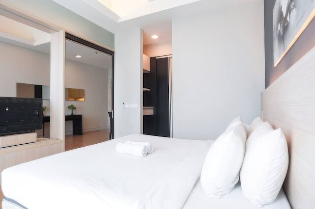 スイス ガーデン レジデンシズ by エミリー