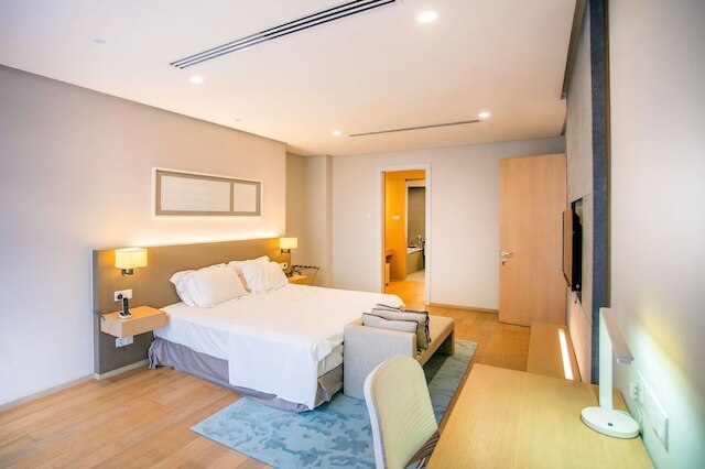 ザ プラチナム スイーツ by エミリー イン タウン