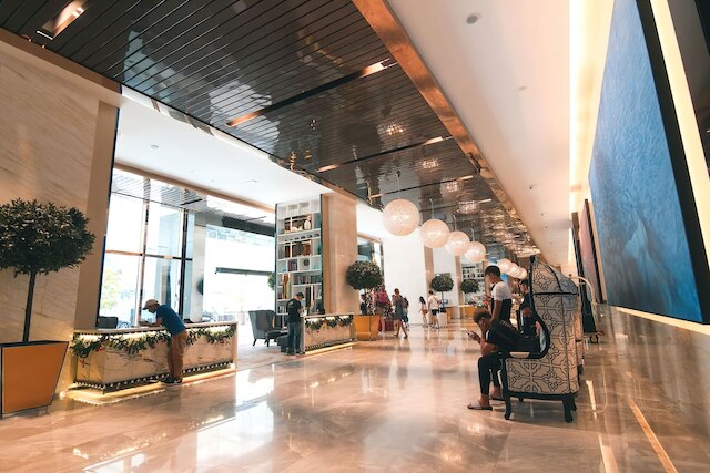 ザ プラチナム スイーツ by エミリー イン タウン