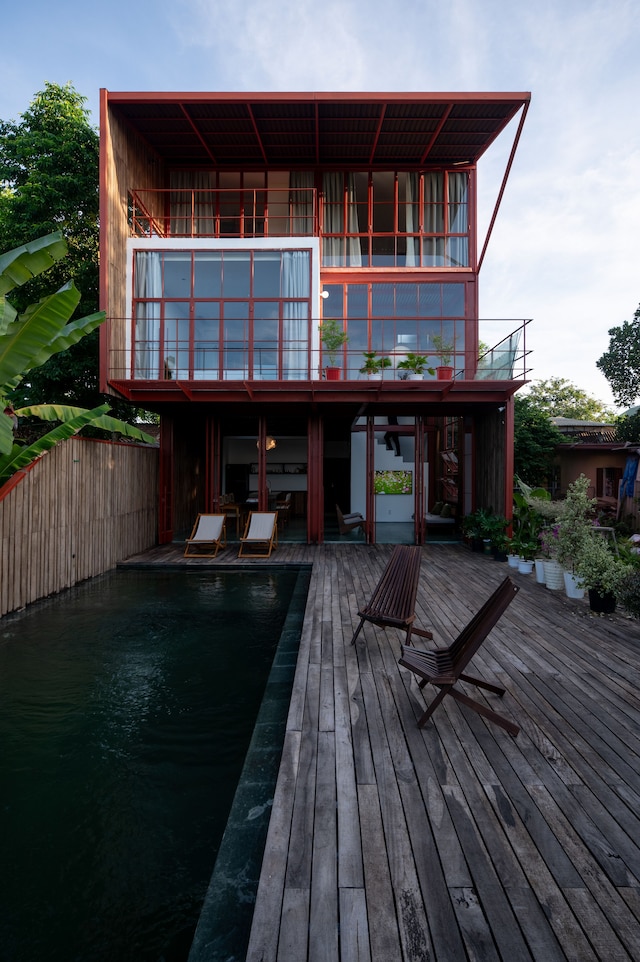 スカーレット パビリオン ホームステイ