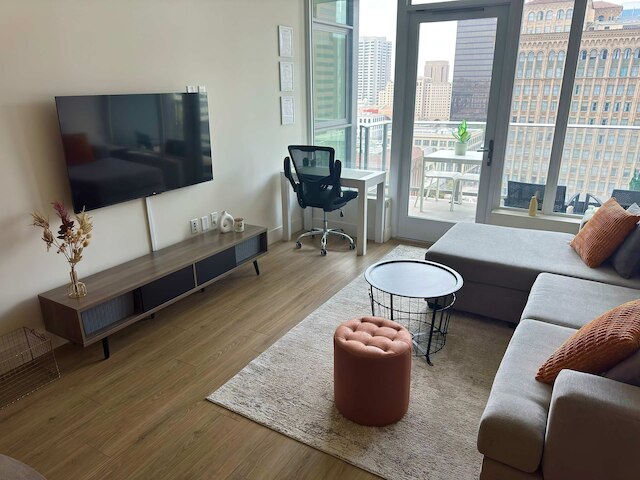 ニュー アップスケール ダウンタウン サンディエゴ ステイ クイーン ベッド プール サウナ