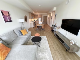 ニュー アップスケール ダウンタウン サンディエゴ ステイ クイーン ベッド プール サウナ