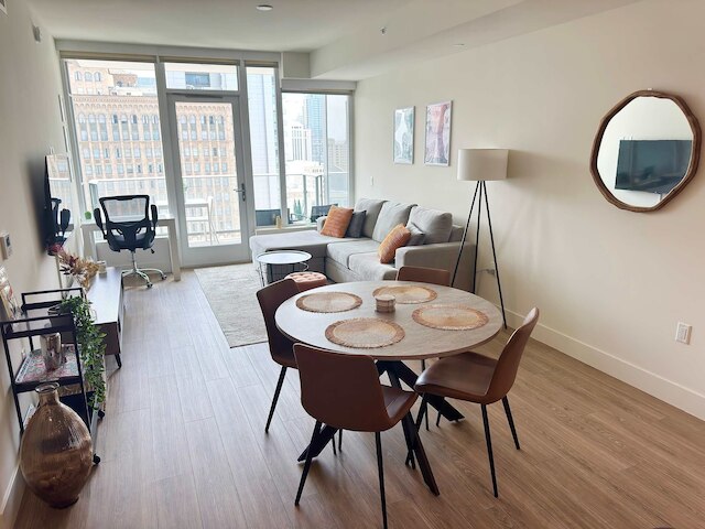 ニュー アップスケール ダウンタウン サンディエゴ ステイ クイーン ベッド プール サウナ