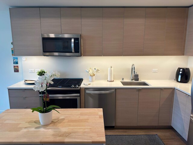 ニュー アップスケール ダウンタウン サンディエゴ ステイ クイーン ベッド プール サウナ