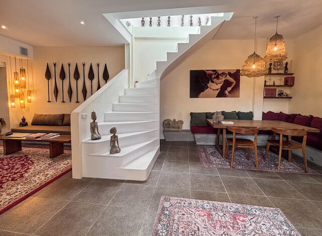 トロピカル タウンハウス 3 ベッドルームズ スミニャック