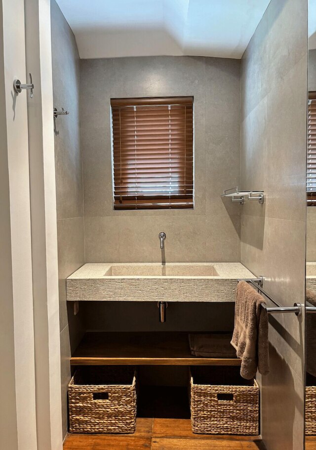 トロピカル タウンハウス 3 ベッドルームズ スミニャック