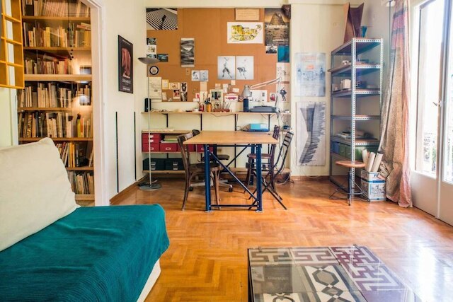 スペーシャス アパートメント ニア パルテノン フォー 6 パーソンズ