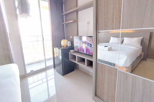 レストフル アンド ベスト ロケーション スタジオ アット タマン メラティ スラバヤ アパートメント