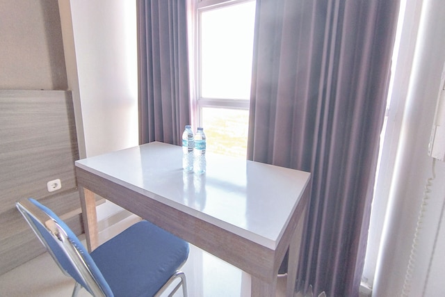 レストフル アンド ベスト ロケーション スタジオ アット タマン メラティ スラバヤ アパートメント