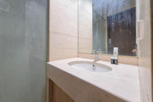 コージー ステイ 1ベッドルーム アット ウッタラ ザ アイコン アパートメント