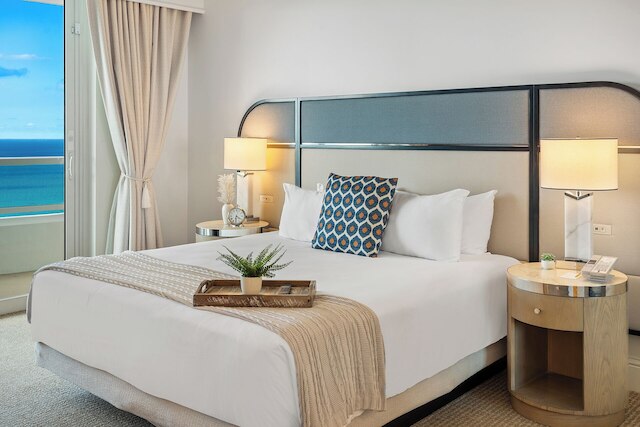 ラグジュアリー バケーション レンタルズ アット フォンテンブロー マイアミ ビーチ by LRMB