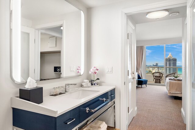 ラグジュアリー バケーション レンタルズ アット フォンテンブロー マイアミ ビーチ by LRMB