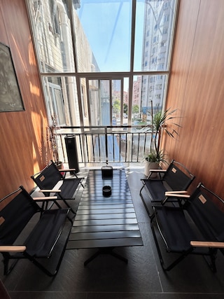 Shanghai Hills&Dengba XIHE Hotel