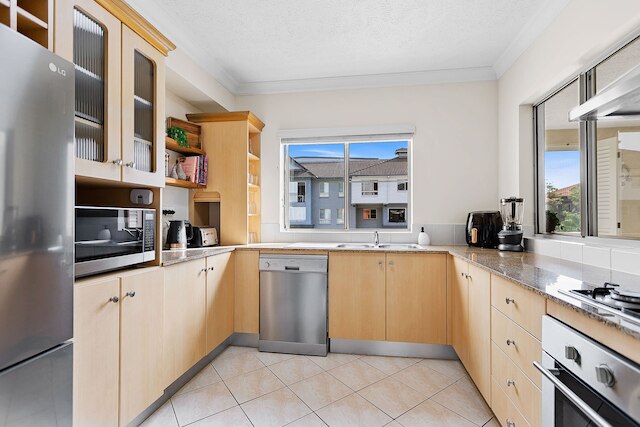 レイクサイド ラックス リトリート - プール ビュー BBQ スパ バス