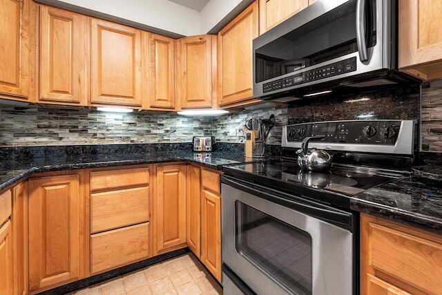 オーシャンフロント コンプレックス - アップデーテッド グラウンドフロア コンド ウィズ エアコン & 2 プールズ - Vrkcv