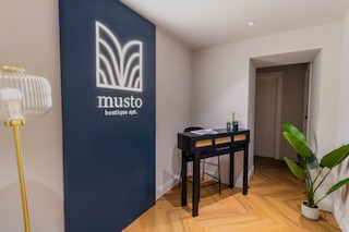 ムスト ブティック アパートメンツ