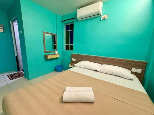 キッシュ ホテル