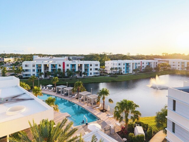 デイトナ 3ベッドルーム ゲッタウェイ プール、ジム、ペットフレンドリー