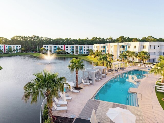 デイトナ 3ベッドルーム ゲッタウェイ プール、ジム、ペットフレンドリー