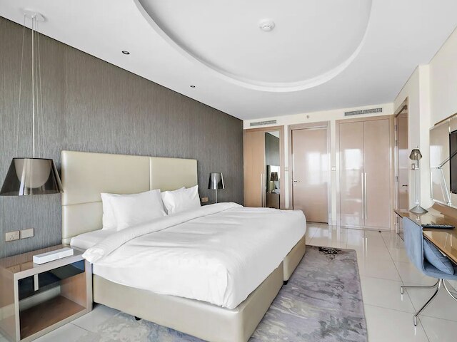 コスモス リビング 1 ベッドルーム パラマウント タワーズ