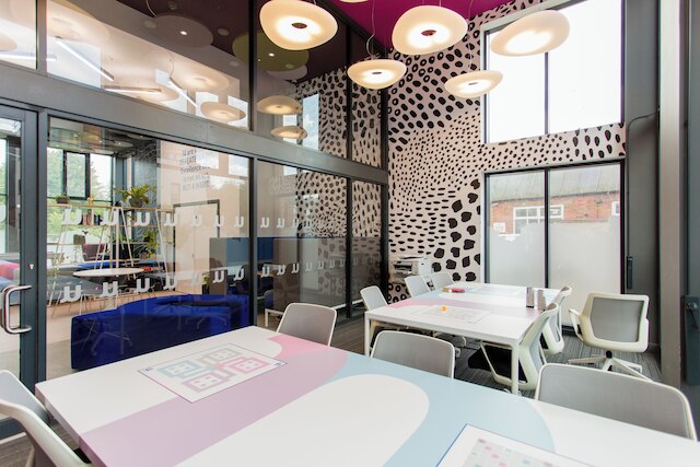 スチューデント オンリー リバーサイド マンチェスター