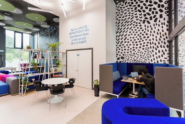 スチューデント オンリー リバーサイド マンチェスター