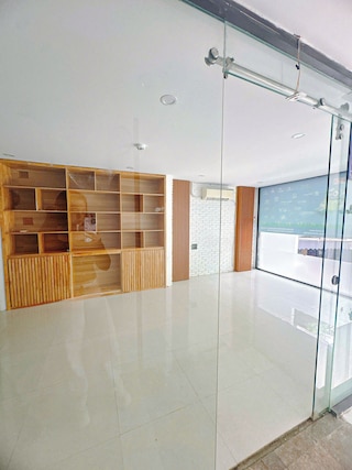 ルイ オティス アパートメント 03