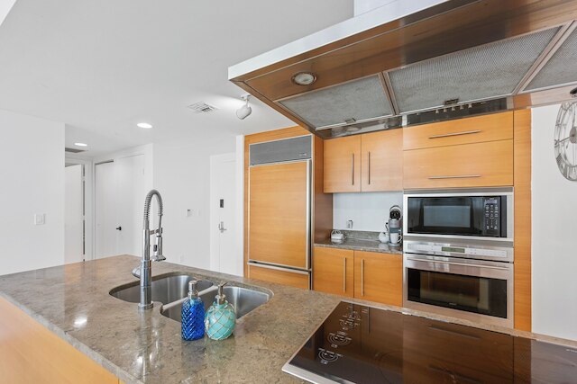 ペントハウス アイコン W ホテル ウォータービューズ バルコニー ブリッケル