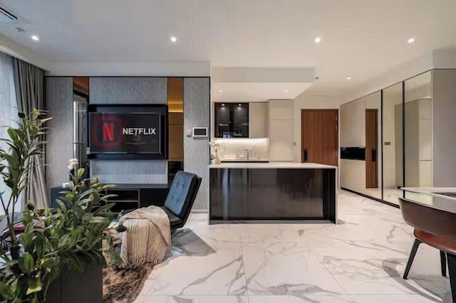 メトロポール ラグジュアリー リバーサイド アパートメント