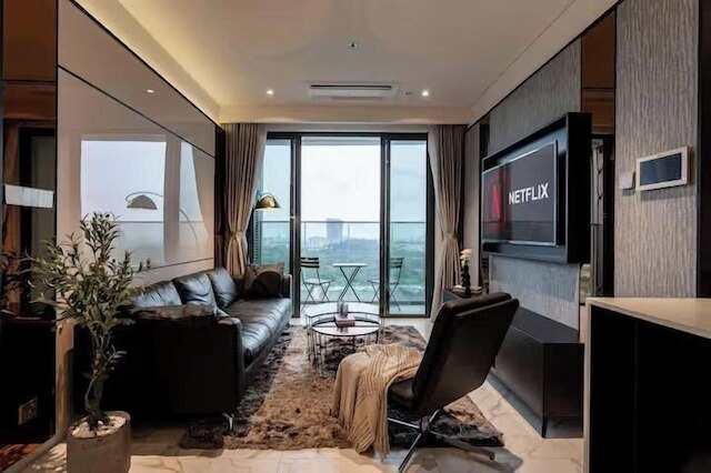 メトロポール ラグジュアリー リバーサイド アパートメント