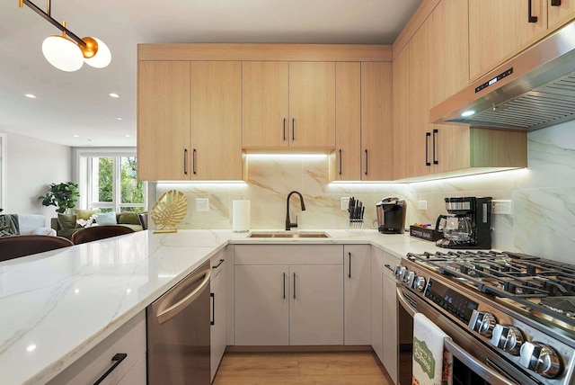 モダン 2ベッドルーム2バスルーム コンドミニアム フリー パーキング アンド バルコニー