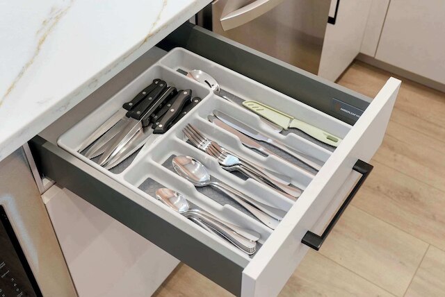 モダン 2ベッドルーム2バスルーム コンドミニアム フリー パーキング アンド バルコニー