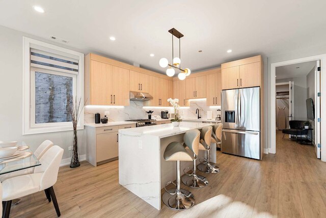 ブランド ニュー ビルディング イン ザ メディカル ディストリクト