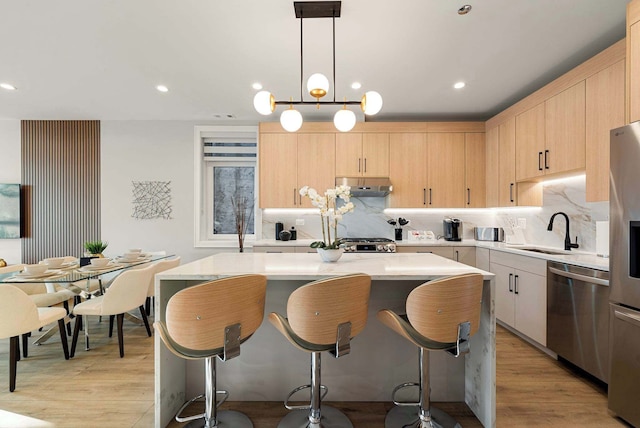 ブランド ニュー ビルディング イン ザ メディカル ディストリクト