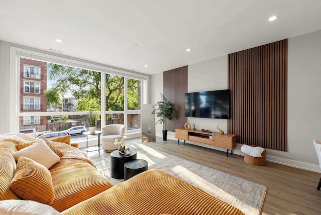 ブランド ニュー ビルディング イン ザ メディカル ディストリクト